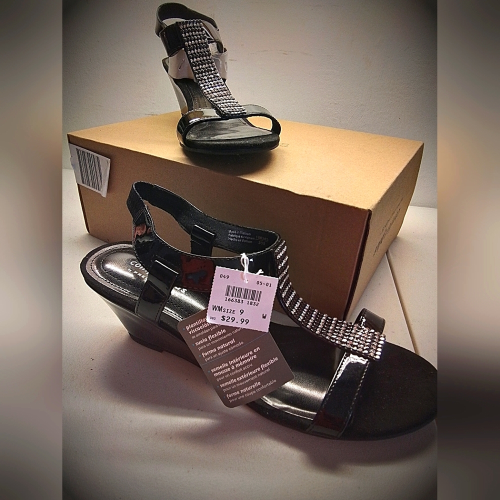 NWT Diamond-Like studded wedged sandels